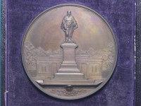 LUCCA MEDAGLIA 1885 MONUMENTO A VITTORIO EMANUELE II NEL COFANETTO ORIGINALE FDC 